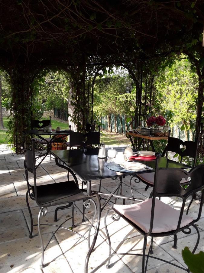 Bed and Breakfast Mas De L'Ile Avignon Exterior foto